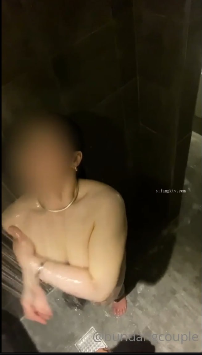 無抵抗で陰湿オヤジに汚されっぱなし…無口で、巨乳で、都合のいいムチムチJ乳肉オナホ 鷲尾めい
